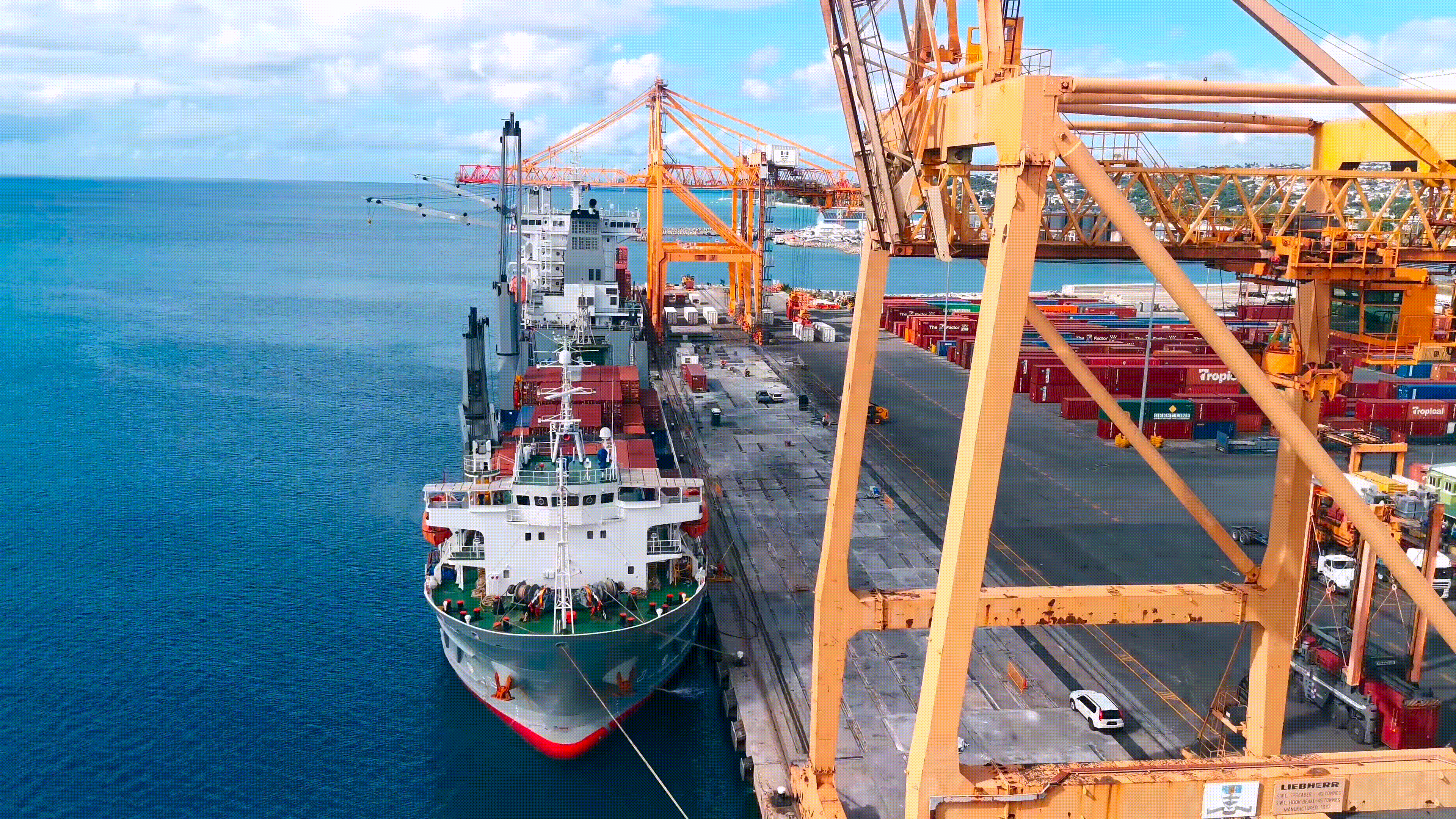 Port logistique reliant la Chine au Maroc
